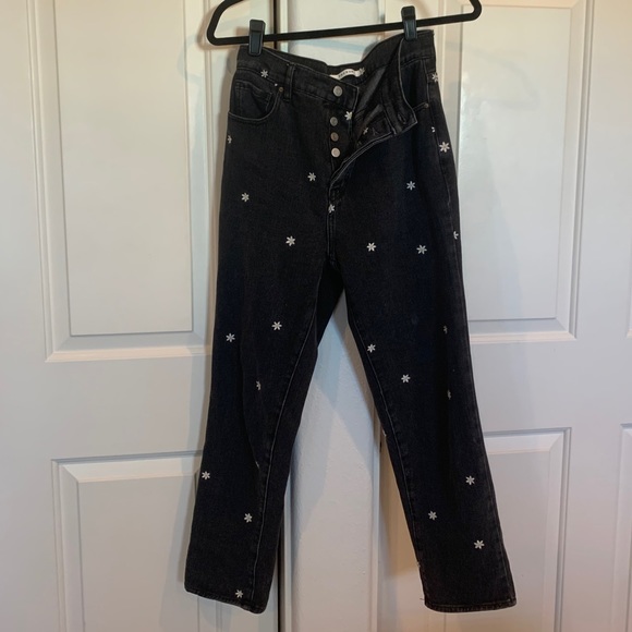 PacSun Denim - BLACK JEANS WITH WHITE DAISY’S ON THEM